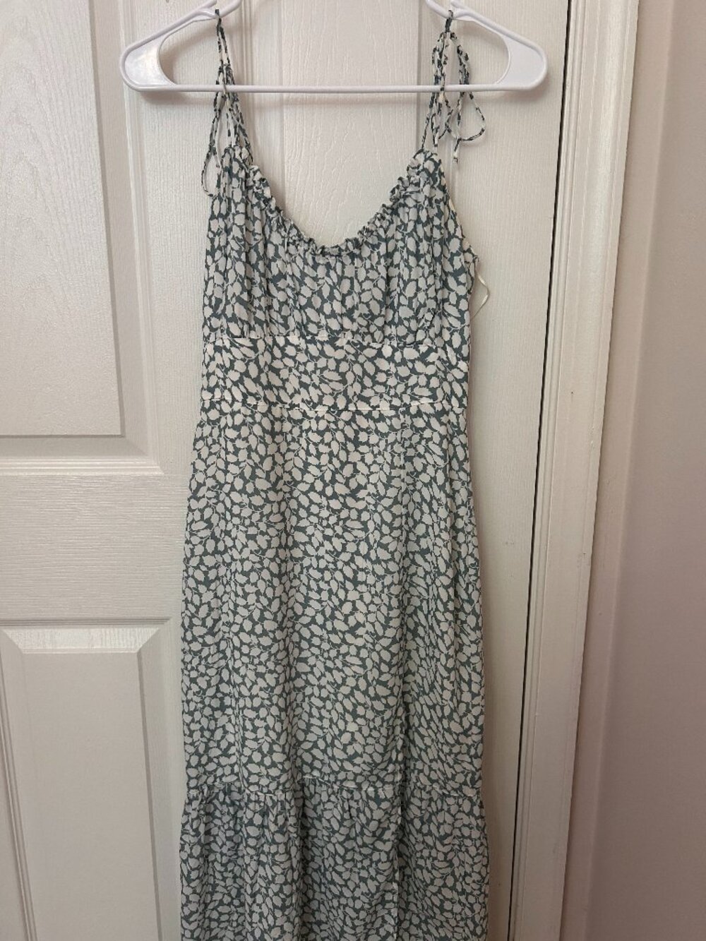 Abercrombie Green and White Floral Midi Dress (XS)
